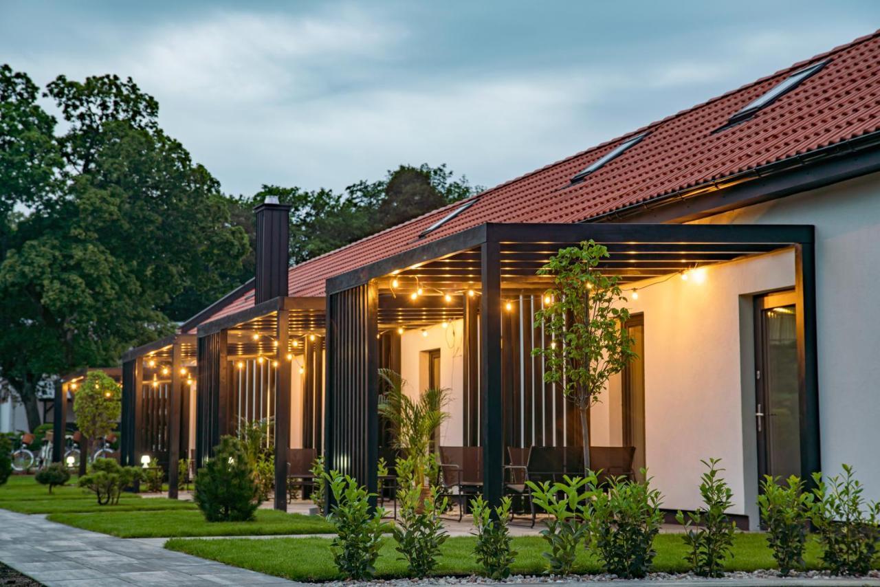Pod Debami Domki ,Pokoje,Nauka Jazdy Konnej Sarbsk Obok Leby Exterior photo